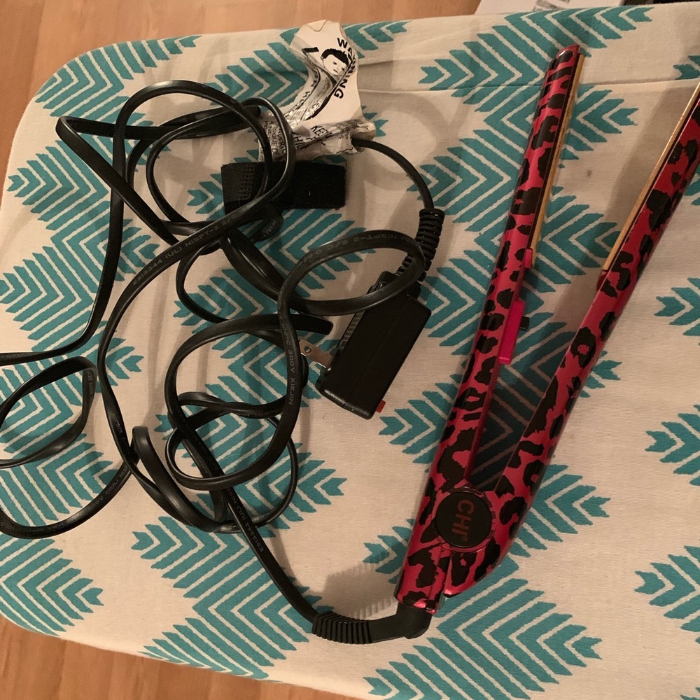 CHI straightener
